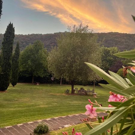 נמי Agriturismo Le Grotte מראה חיצוני תמונה