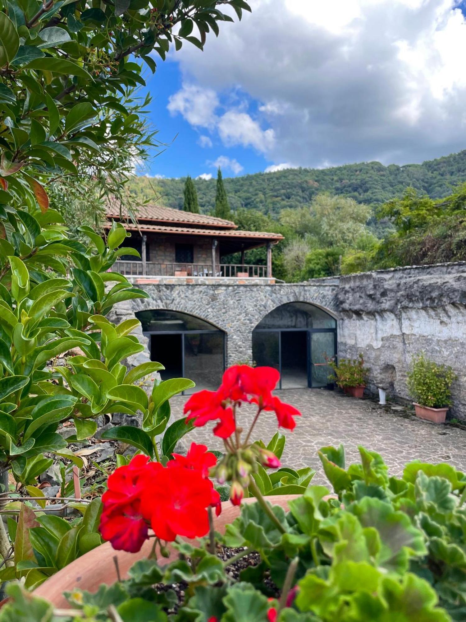 נמי Agriturismo Le Grotte מראה חיצוני תמונה