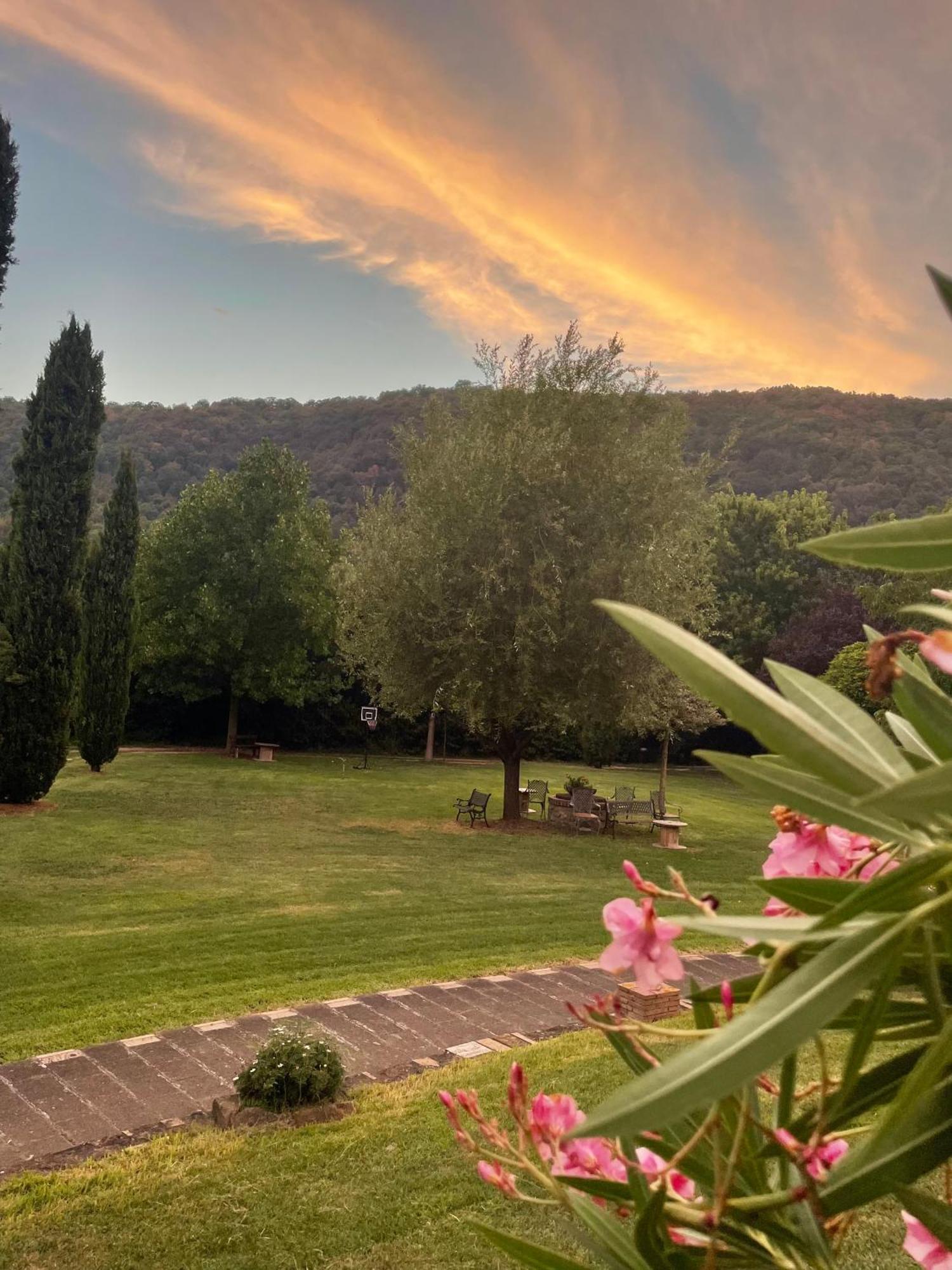 נמי Agriturismo Le Grotte מראה חיצוני תמונה