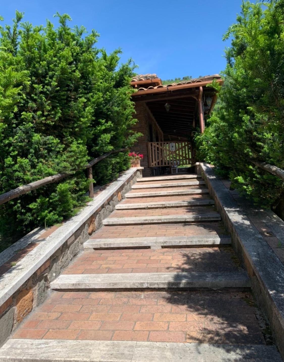נמי Agriturismo Le Grotte מראה חיצוני תמונה