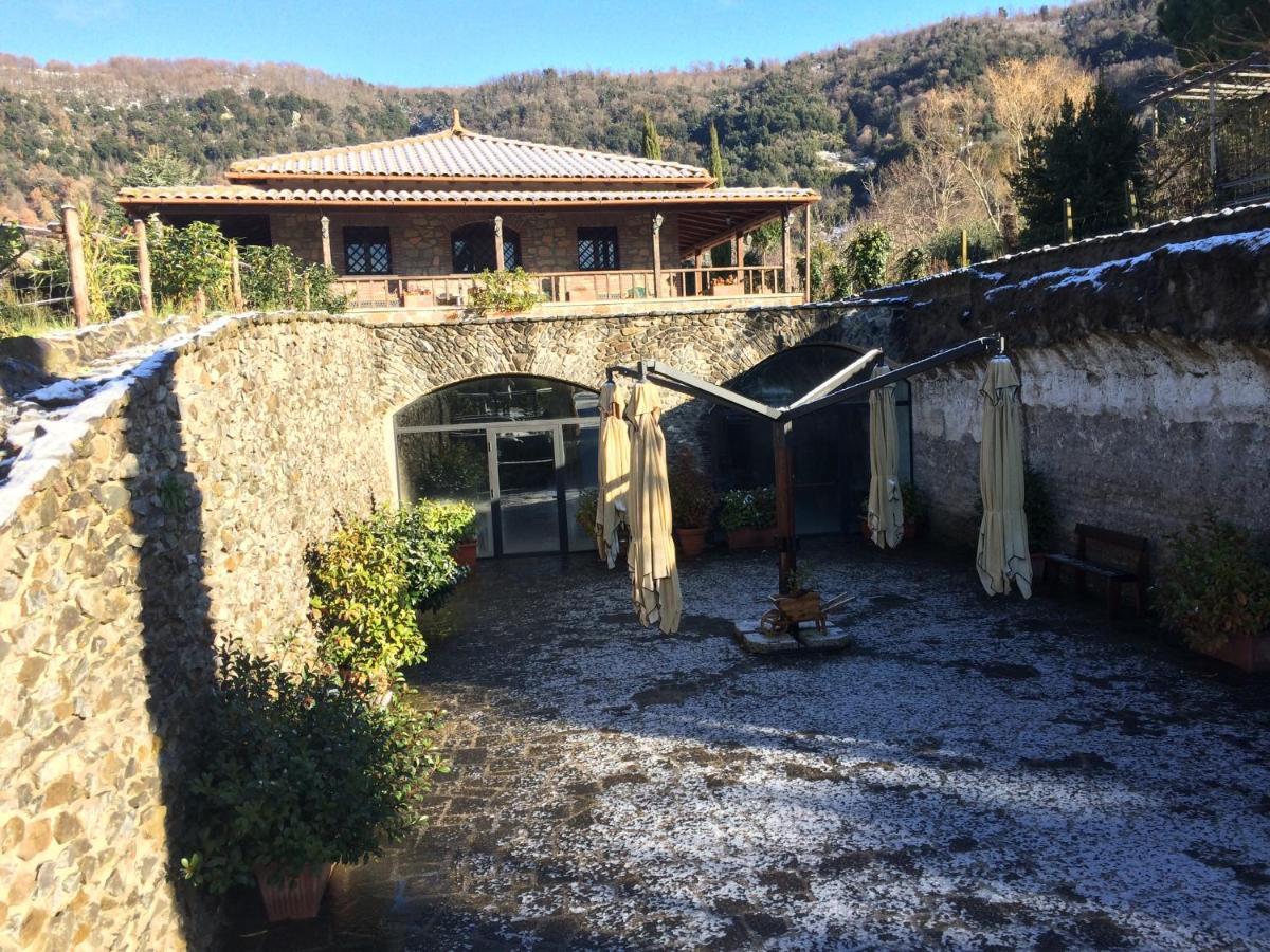 נמי Agriturismo Le Grotte מראה חיצוני תמונה
