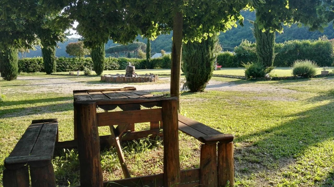 נמי Agriturismo Le Grotte מראה חיצוני תמונה