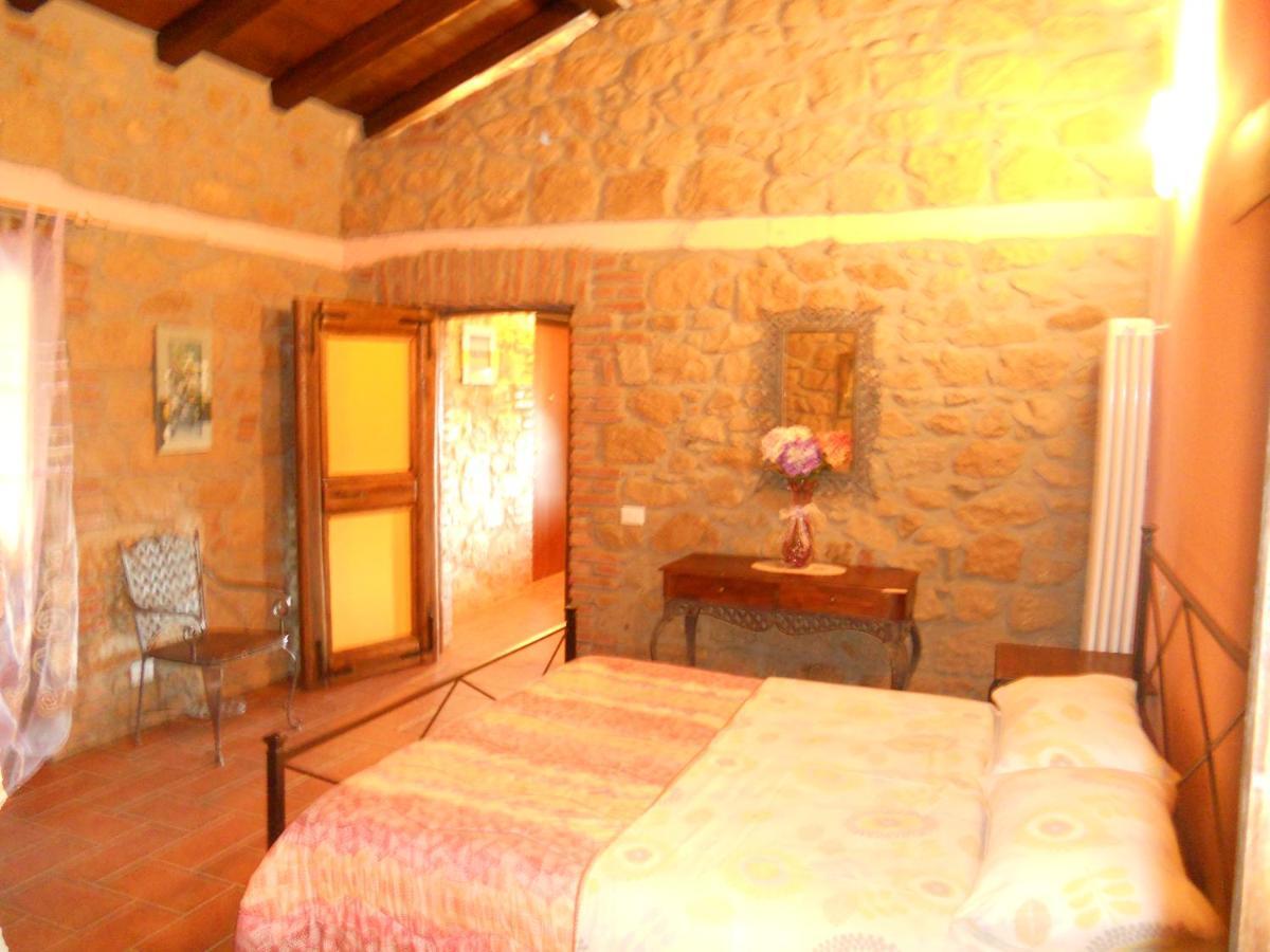 נמי Agriturismo Le Grotte מראה חיצוני תמונה