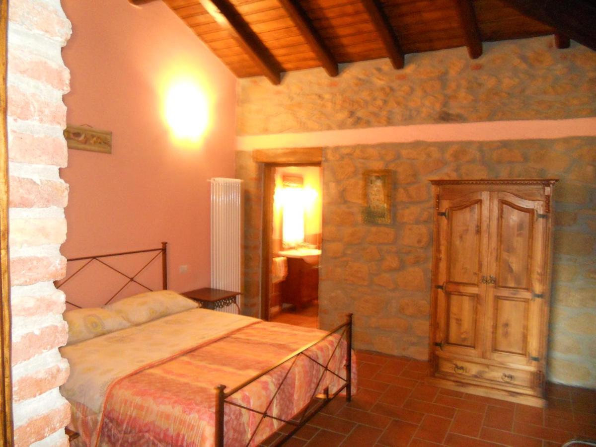 נמי Agriturismo Le Grotte מראה חיצוני תמונה